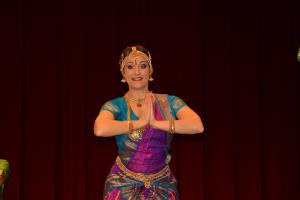 Prepletanje plesa in petja različnih kultur 2